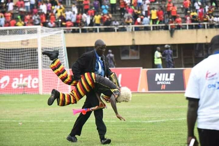Okello-grabs fan by the balls